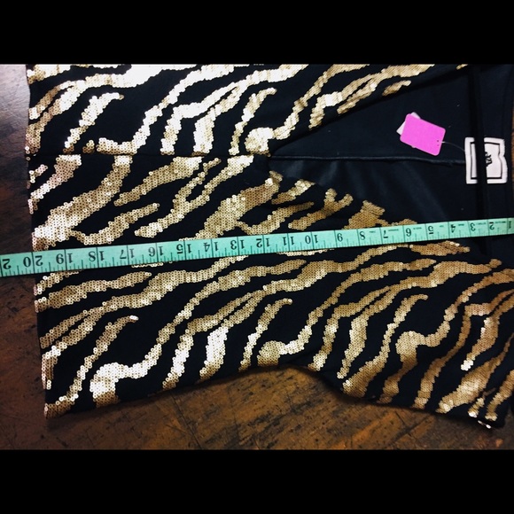 Deep ♈️ Vegan leather and sequins top💥 - Picture 5 of 6